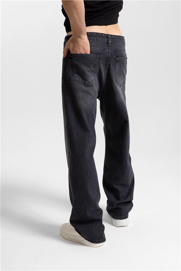 RELAXED FIT JEAN
